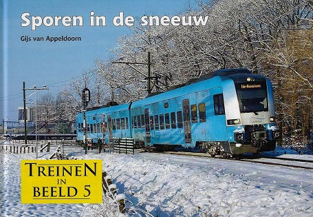 Sporen in de sneeuw